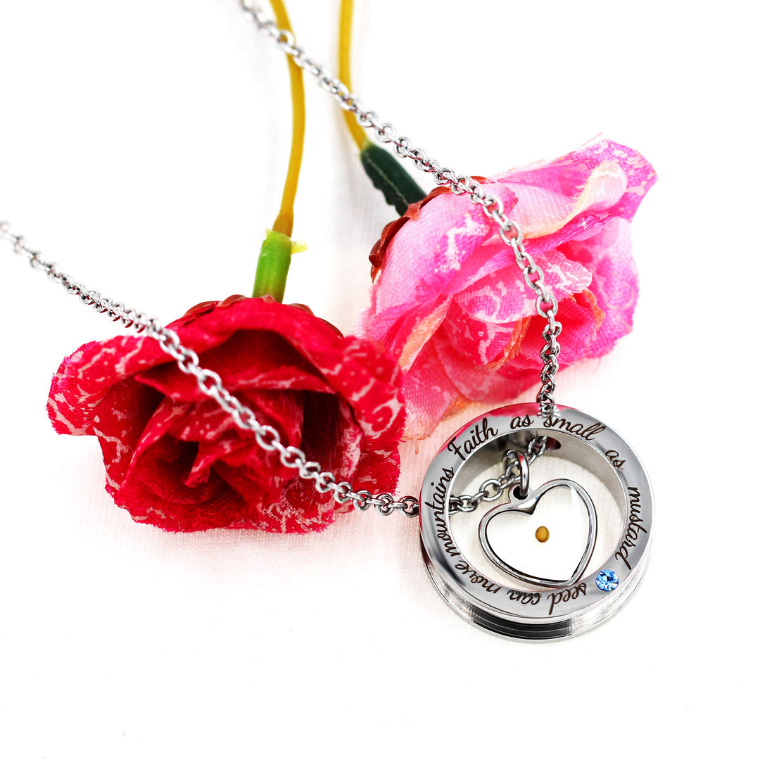 Collana "Fede come seme di senape" di Christianartworkshop: ciondoli vari e simbolo sacro da indossare ogni giorno - image 5