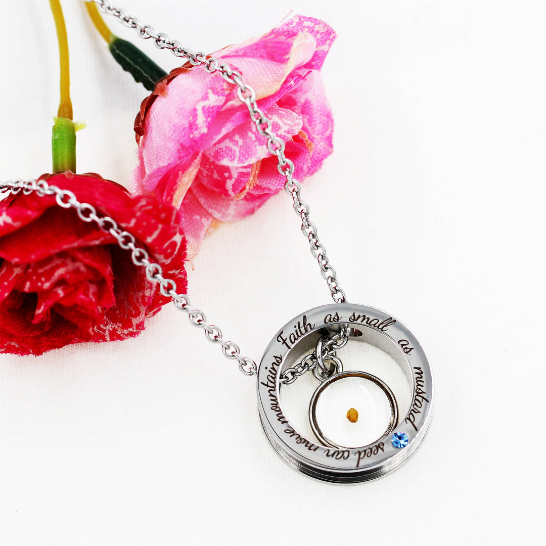 Collana "Fede come seme di senape" di Christianartworkshop: ciondoli vari e simbolo sacro da indossare ogni giorno - image 15