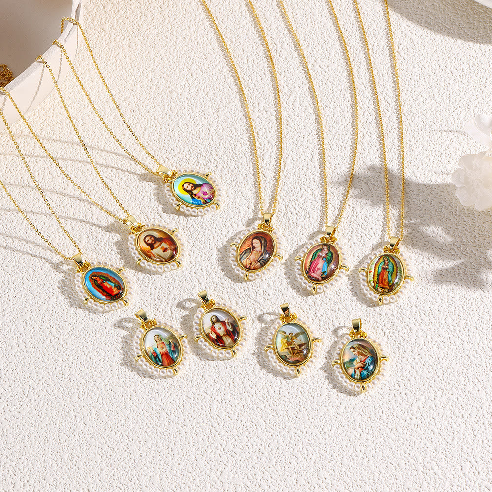 Collana con ciondolo icona sacra di Christianartworkshop: delicato accento di fede da indossare ogni giorno - image 0