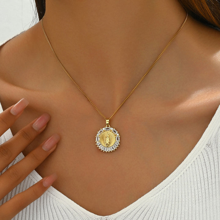 Collana con medaglione scintillante della Santa Madre di Christianartworkshop: presenza sacra per ogni momento - Nostra Signora - image 0