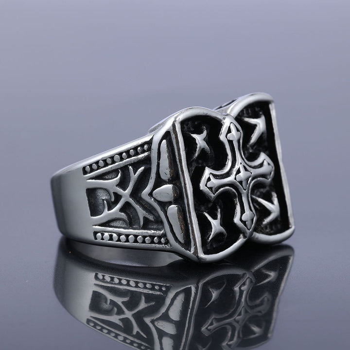 Anello con motivo a croce robusta Christianartworkshop : un accento pieno di fede per look casual - image 2