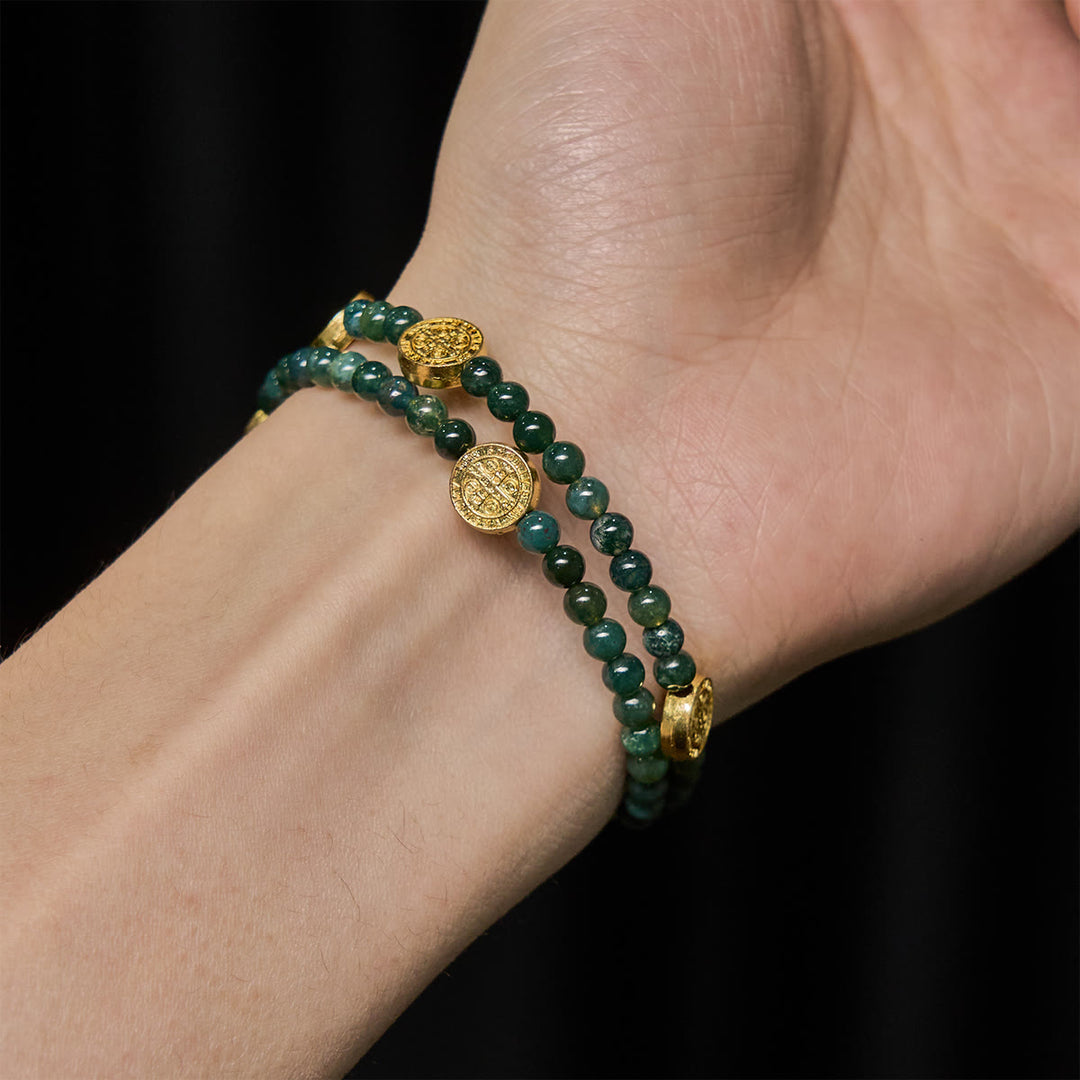 Bracciale rosario in filo di agata e erba d'acqua di Christianartworkshop: tenera devozione per i momenti quotidiani - image 1