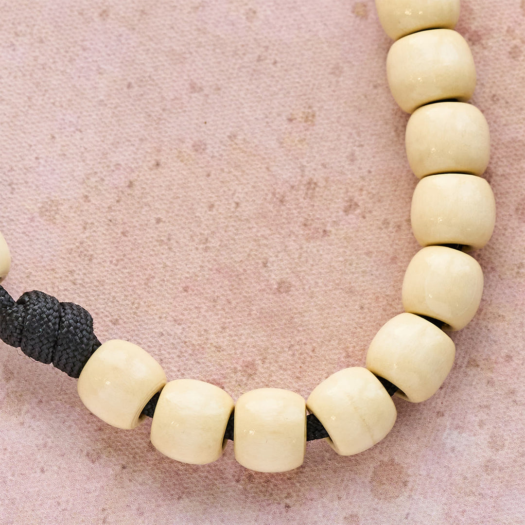 Rosario tascabile con perline di legno di Christianartworkshop con protezione di San Benedetto - image 6