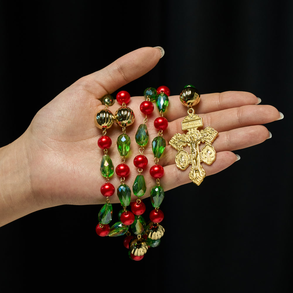 Christianartworkshop Crocifisso del Perdono Rosario di Natale decorato: fedele compagno e decorazione festiva - image 1