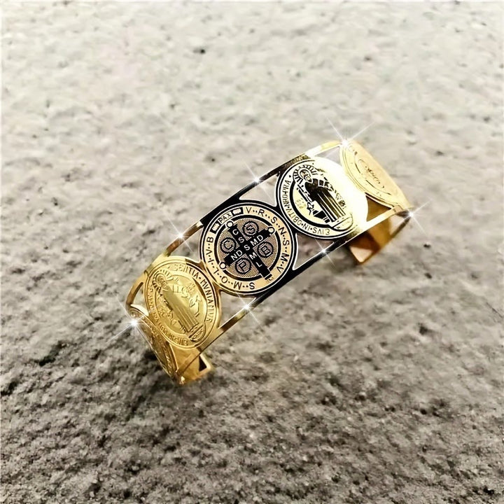 Bracciale con medaglia di San Benedetto di Christianartworkshop: promemoria portatile della grazia divina - image 4