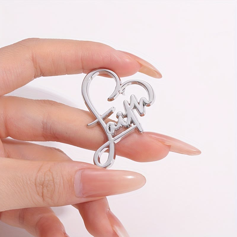 Spilla da bavero con croce e frase di Christianartworkshop: simbolo di fede divina per l'abbigliamento - image 6