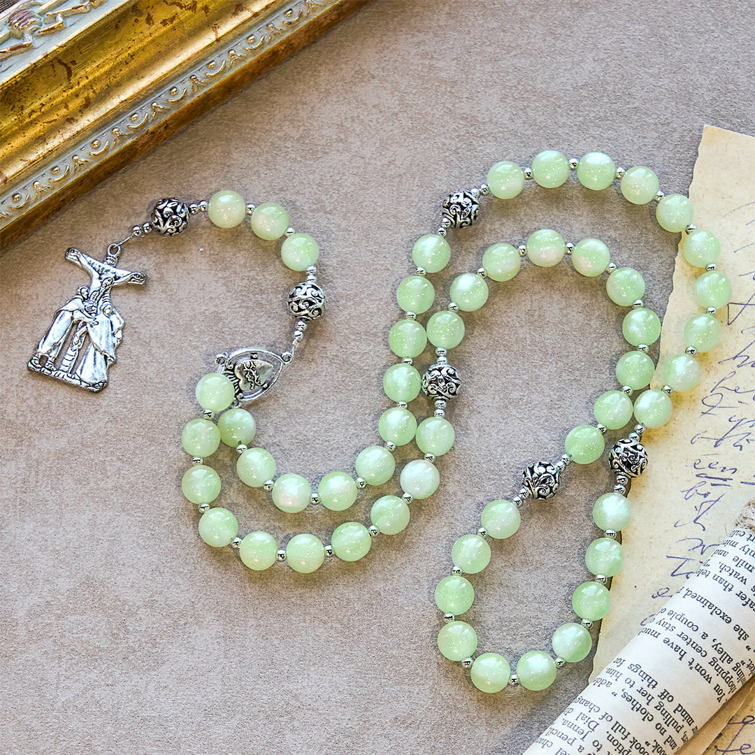 Rosario che cambia colore da verde a rosso con raggi UV di Christianartworkshop: perline Starlight e croce devozionale di Cristo - image 7