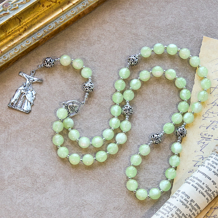 Rosario che cambia colore da verde a rosso con raggi UV di Christianartworkshop: perline Starlight e croce devozionale di Cristo - image 7