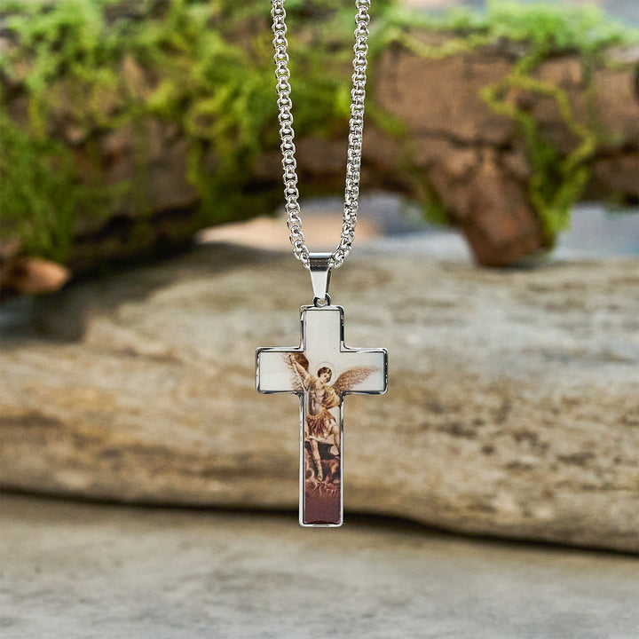 Christianartworkshop Collana con croce dipinta: fede artistica vicina al cuore - San Michele - image 0