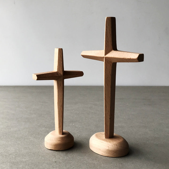 Christianartworkshop Croce Merbau rustico-moderna su supporto: un simbolo silenzioso di benedizione - image 3