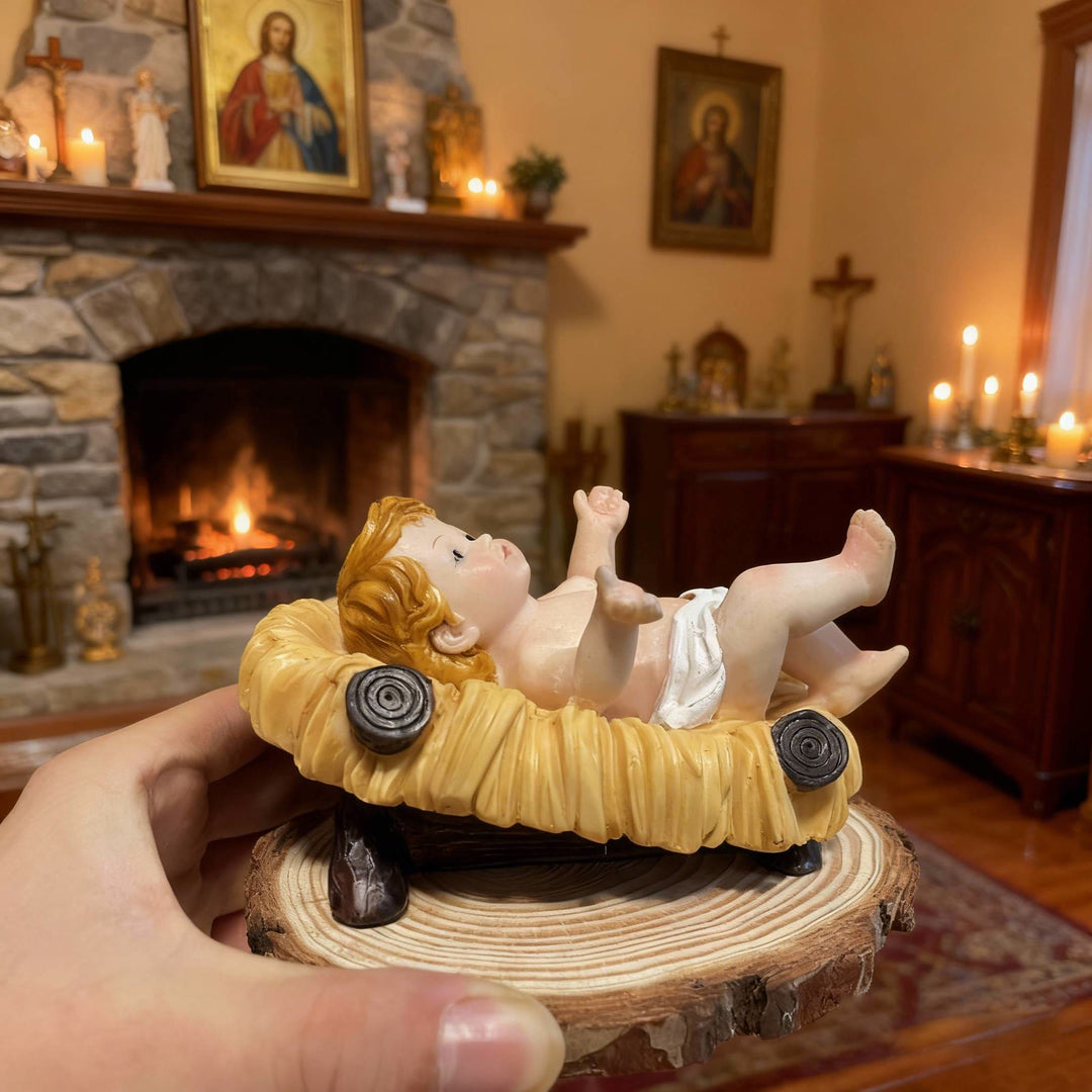 Christianartworkshop Trio di bambini della Natività: figure dipinte a mano per altari domestici - image 2