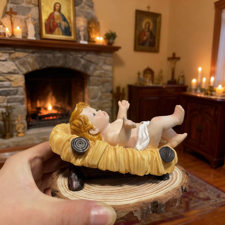 Christianartworkshop Trio di bambini della Natività: figure dipinte a mano per altari domestici - image 2