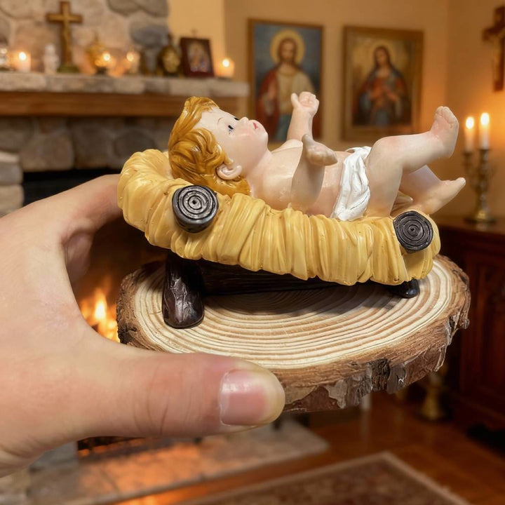 Christianartworkshop Trio di bambini della Natività: figure dipinte a mano per altari domestici - Grande (base non inclusa) - image 1