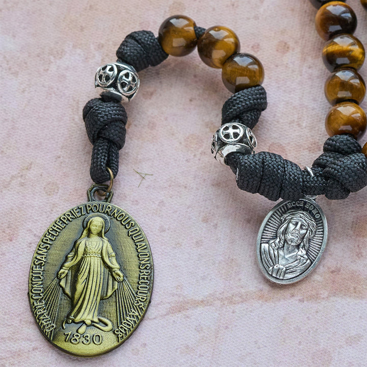 Christianartworkshop Rosario in paracord incentrato sulla Madonna: perle in occhio di tigre e medaglia Timeless Grace - image 8