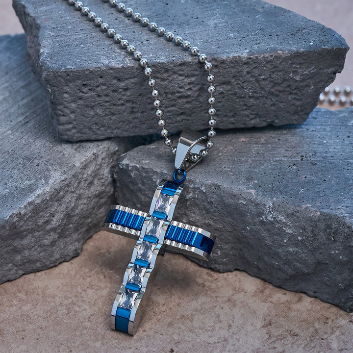 Collana con croce in lega di zirconi a 4 colori di Christianartworkshop: piccolo simbolo di fede quotidiana per uno stile personale - image 1