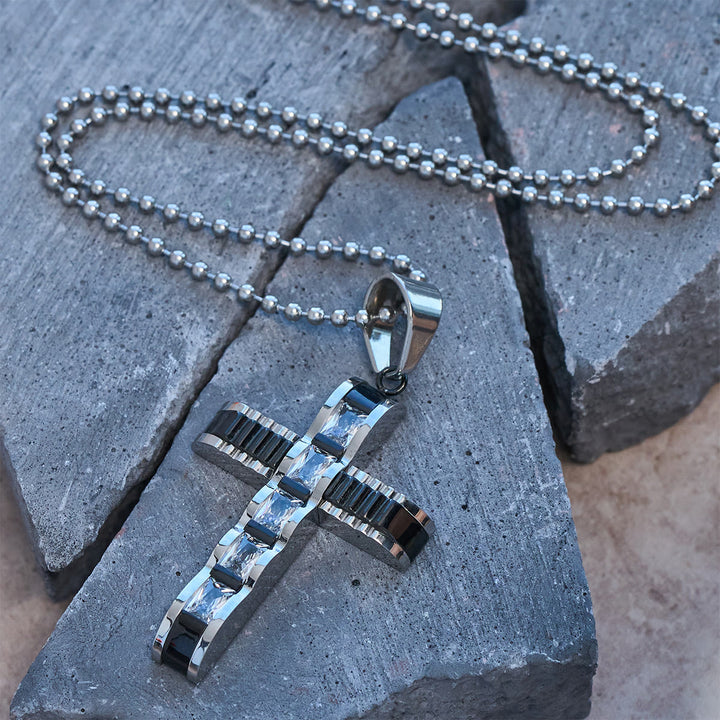 Collana con croce in lega di zirconi a 4 colori di Christianartworkshop: piccolo simbolo di fede quotidiana per uno stile personale - Nero - image 6