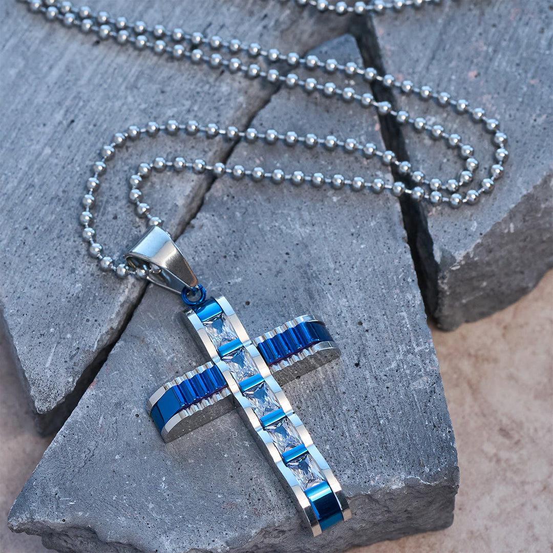 Collana con croce in lega di zirconi a 4 colori di Christianartworkshop: piccolo simbolo di fede quotidiana per uno stile personale - Blu - image 0