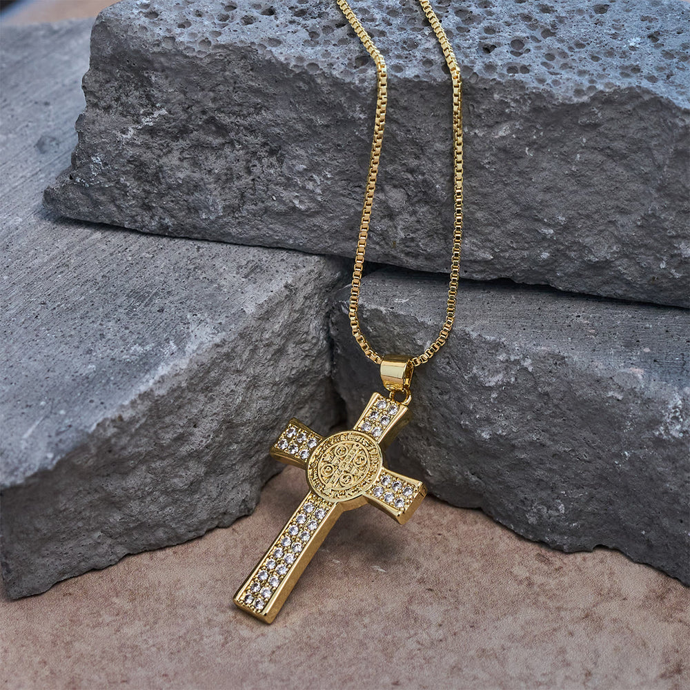 Christianartworkshop Collana con croce della serie Emblem di San Benedetto: promemoria di fede e grazia da indossare ogni giorno - image 1