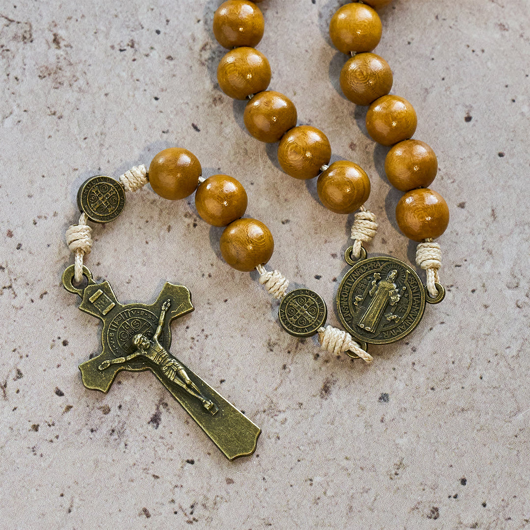 Christianartworkshop Rosario del Beato San Benedetto Guardiano: Grani di legno di pesco e Santo Crocifisso - image 10