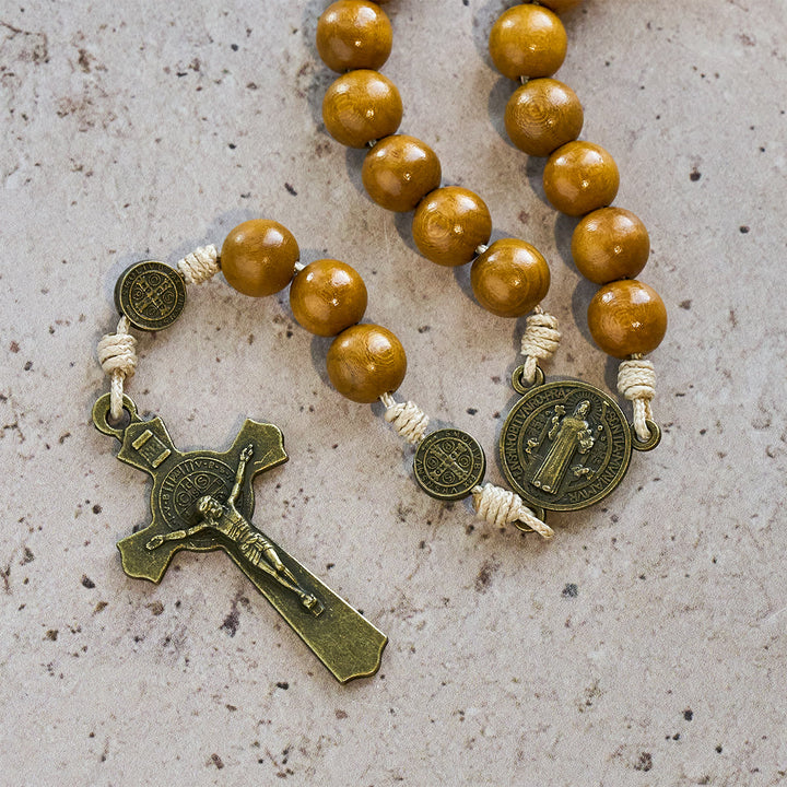 Christianartworkshop Rosario del Beato San Benedetto Guardiano: Grani di legno di pesco e Santo Crocifisso - image 10