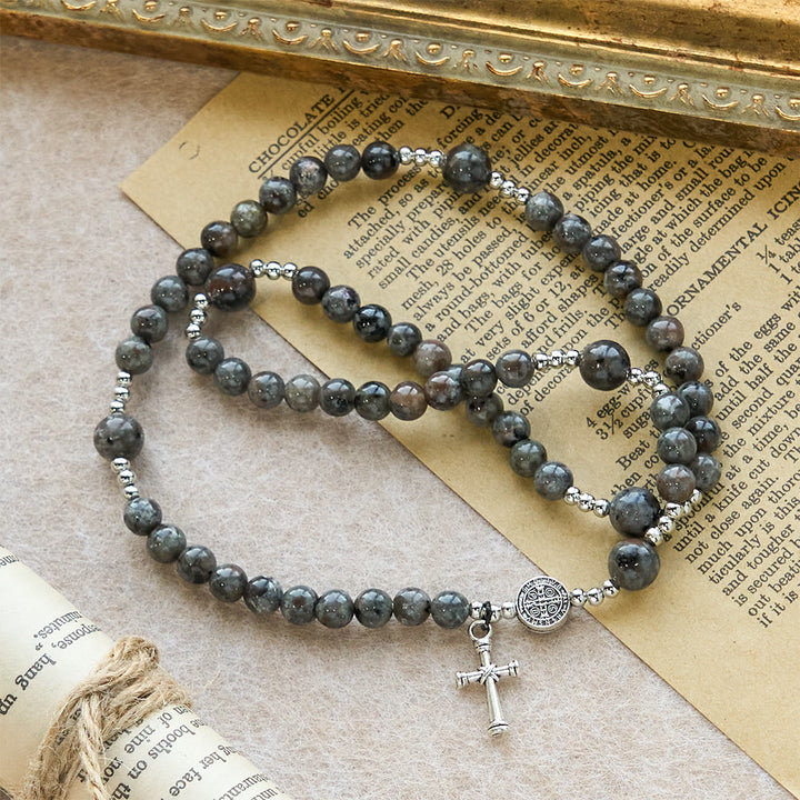 Bracciale rosario in pietra fiammata con luce UV Christianartworkshop da 6 mm: consistenza cenere e devozione illuminata - image 6