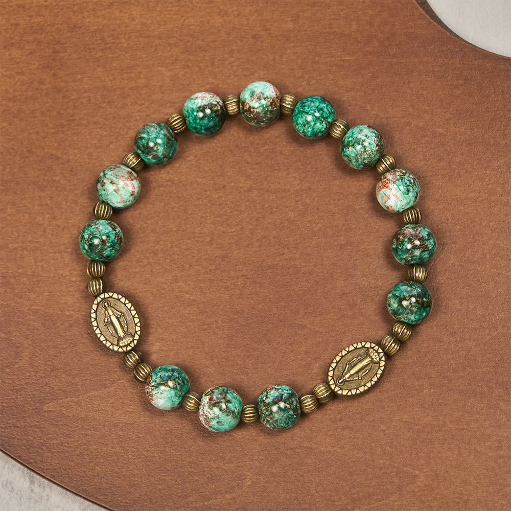Christianartworkshop Bracciale vintage in vetro rosso verde con medaglia miracolosa: promemoria di fede e grazia da indossare ogni giorno - image 2