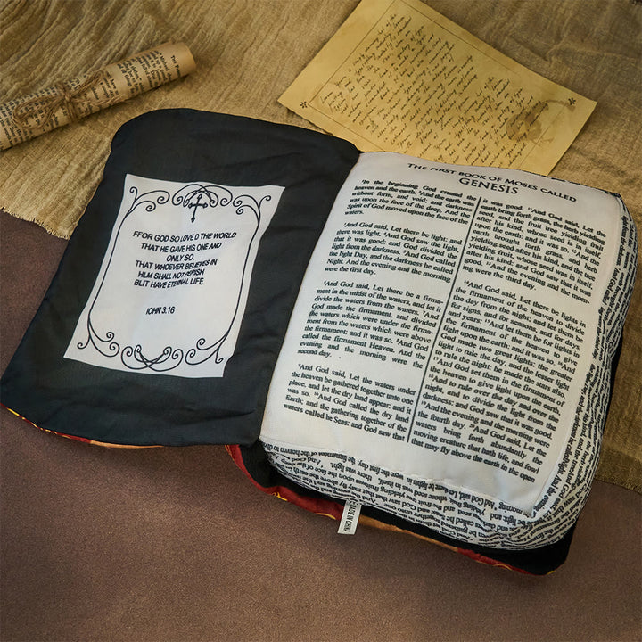 Christianartworkshop Cuscino di peluche a tema biblico: accogliente compagno di grazia e verità - image 4