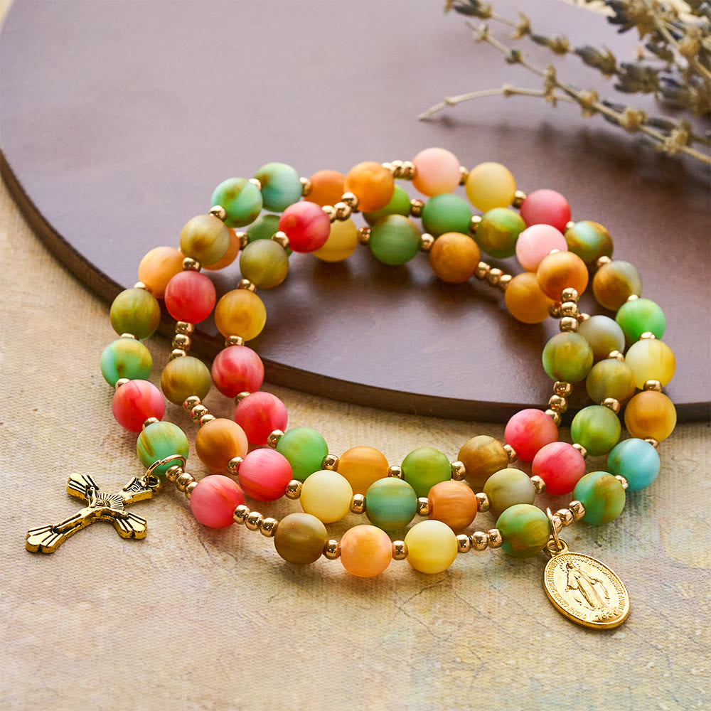 Bracciale rosario arcobaleno vibrante Christianartworkshop: perline colorate e sacra Madonna dorata - La Madonna e il Crocifisso - image 0