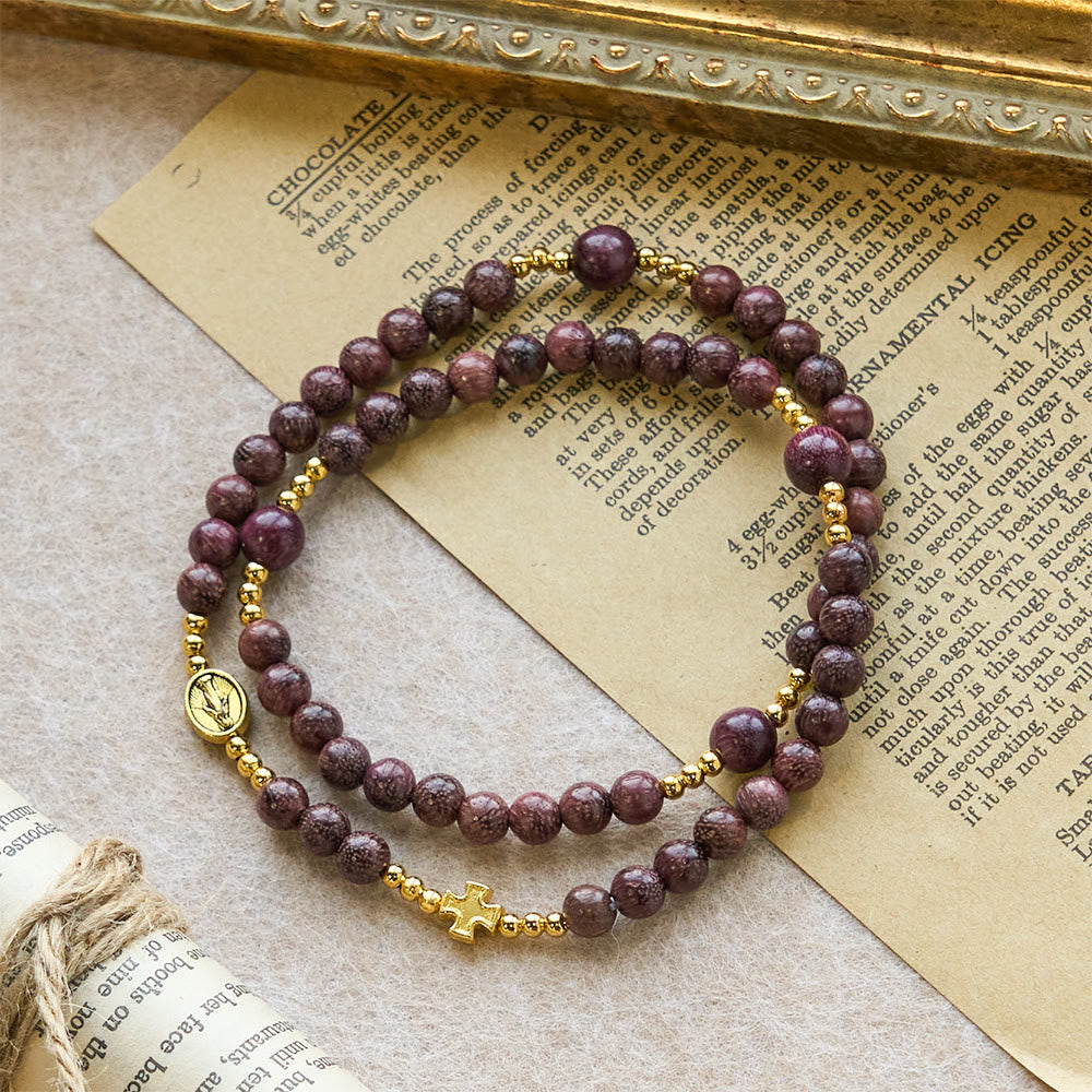 Bracciale rosario multistrato in legno di perilla di Christianartworkshop con perline color terra e Madonna Sacra - image 3