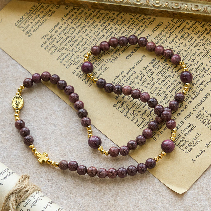 Bracciale rosario multistrato in legno di perilla di Christianartworkshop con perline color terra e Madonna Sacra - image 4