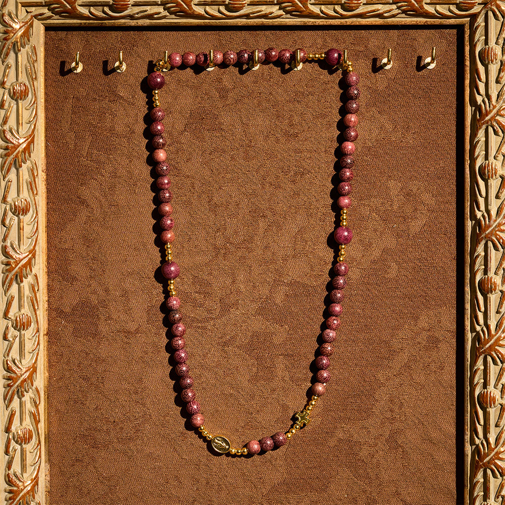 Bracciale rosario multistrato in legno di perilla di Christianartworkshop con perline color terra e Madonna Sacra - image 7
