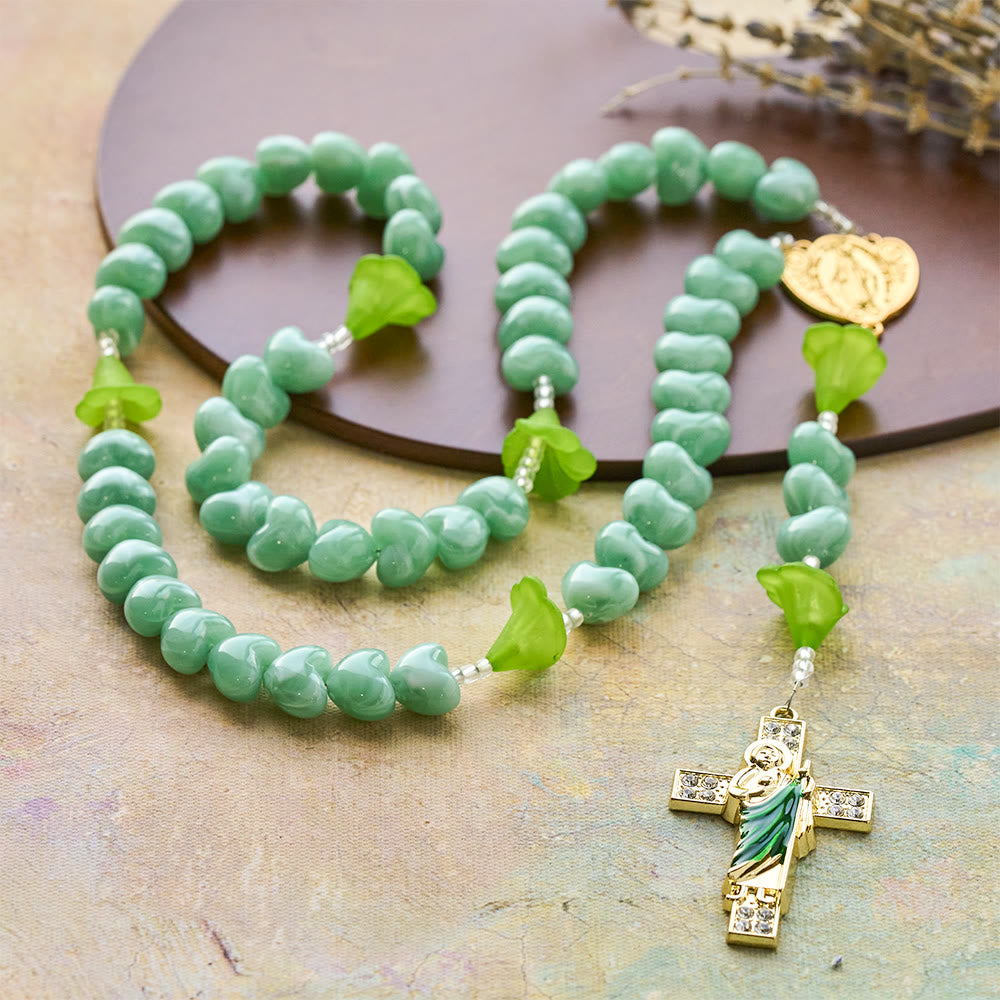 Christianartworkshop Rosario con cuore verde menta e giglio benedetto con San Giuda: dolce purezza che puoi indossare - image 5