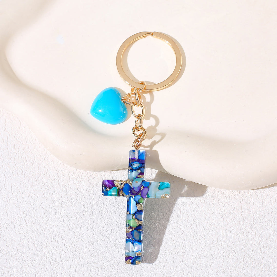 Portachiavi con croce in resina con accenti a forma di cuore di Christianartworkshop: tenera gioia per tutti - Azzurro chiaro - image 5