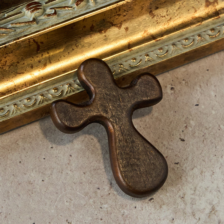 Christianartworkshop Set di sei croci tascabili in legno: Sua Grazia in viaggio - image 3