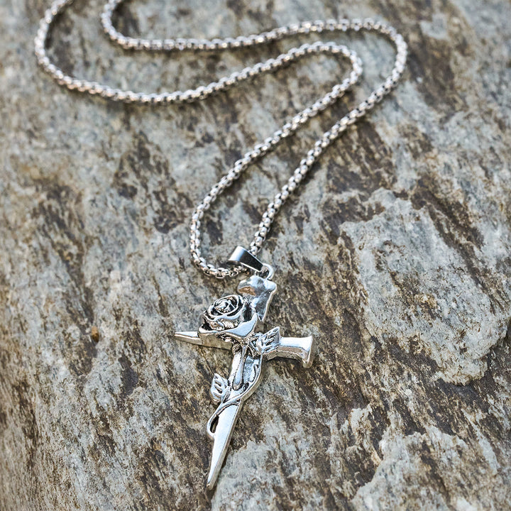 Christianartworkshop Collana con croce avvolta in rosa e motivo floreale gotico - image 5