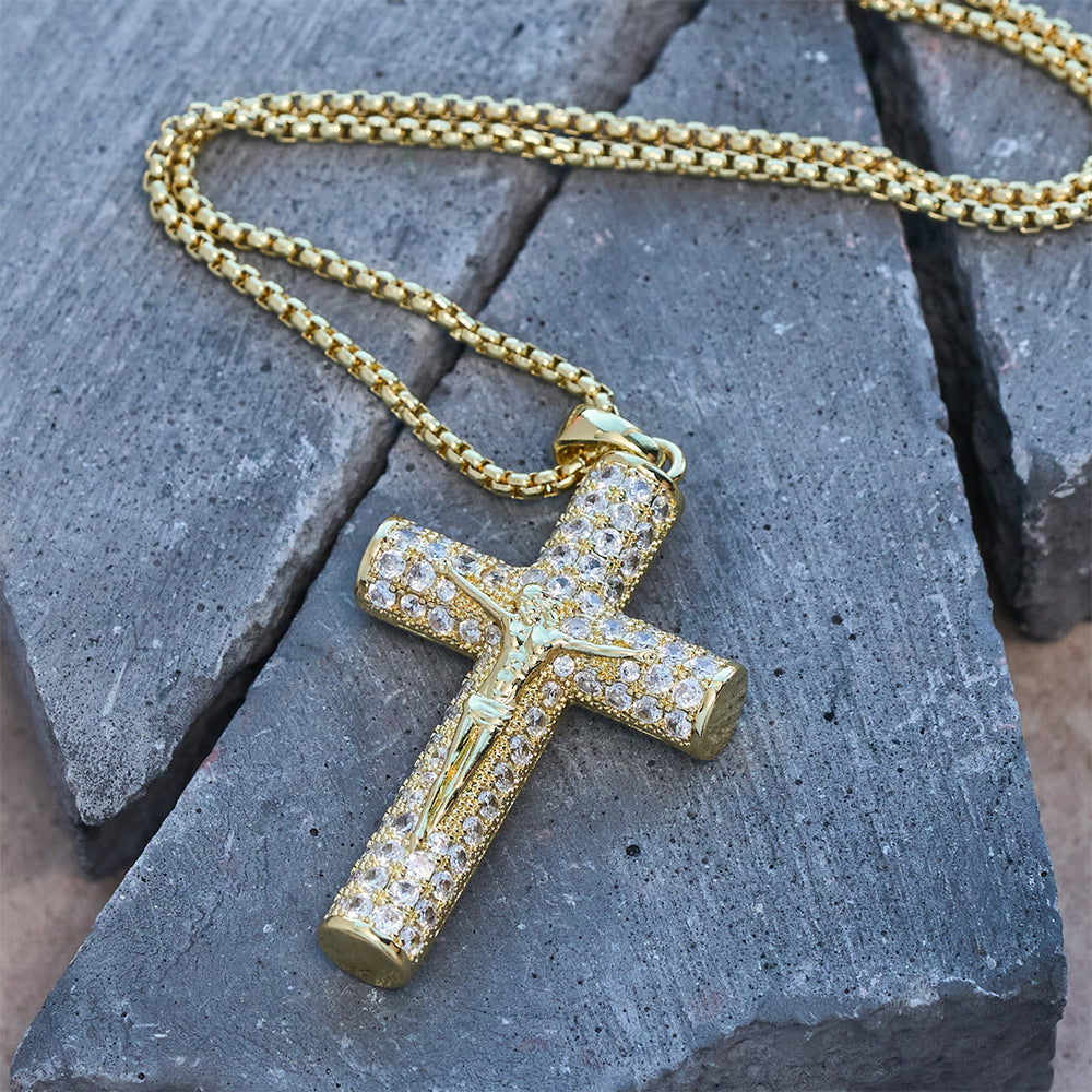 Christianartworkshop Collana con crocifisso di Gesù: dettagli scintillanti per la fede e lo stile quotidiano - image 1