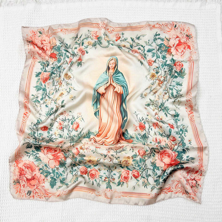 Christianartworkshop Sciarpa di raso con la Madonna Serena: Un fiore di devozione - M - image 18