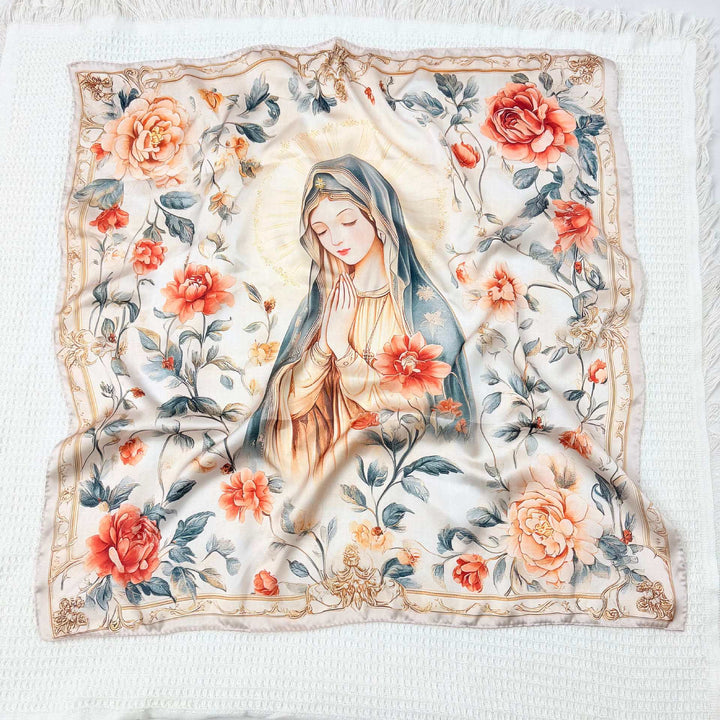 Christianartworkshop Sciarpa di raso con la Madonna Serena: Un fiore di devozione - N - image 19