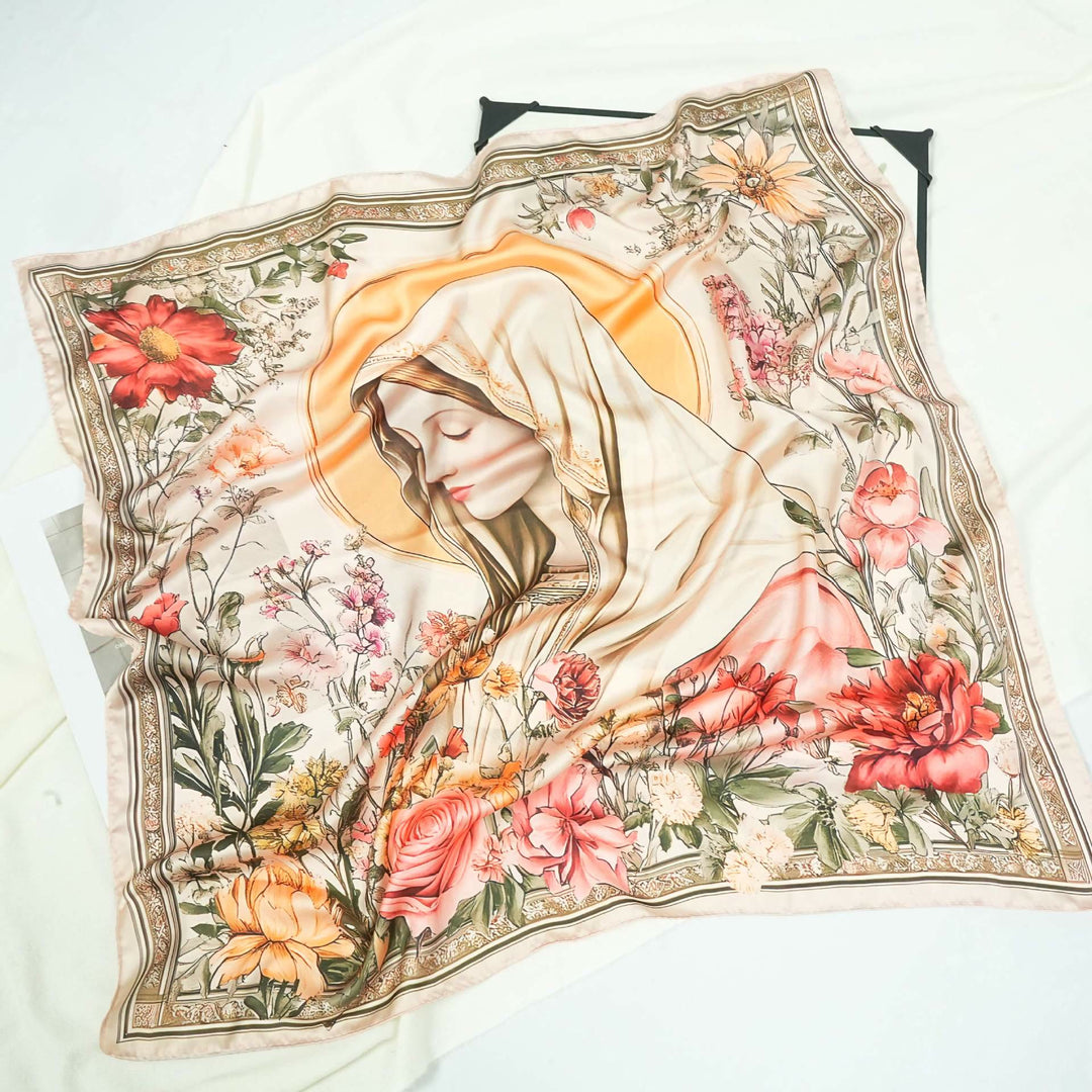 Christianartworkshop Sciarpa di raso con la Madonna Serena: Un fiore di devozione - C - image 5