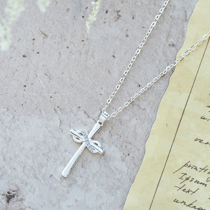 Collane con croce di Möbius e zirconi di Christianartworkshop: comfort e delicatezza con simbolismo sacro - image 6