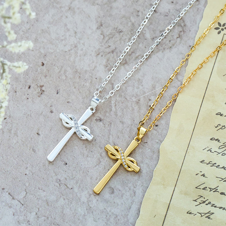 Collane con croce di Möbius e zirconi di Christianartworkshop: comfort e delicatezza con simbolismo sacro - image 4