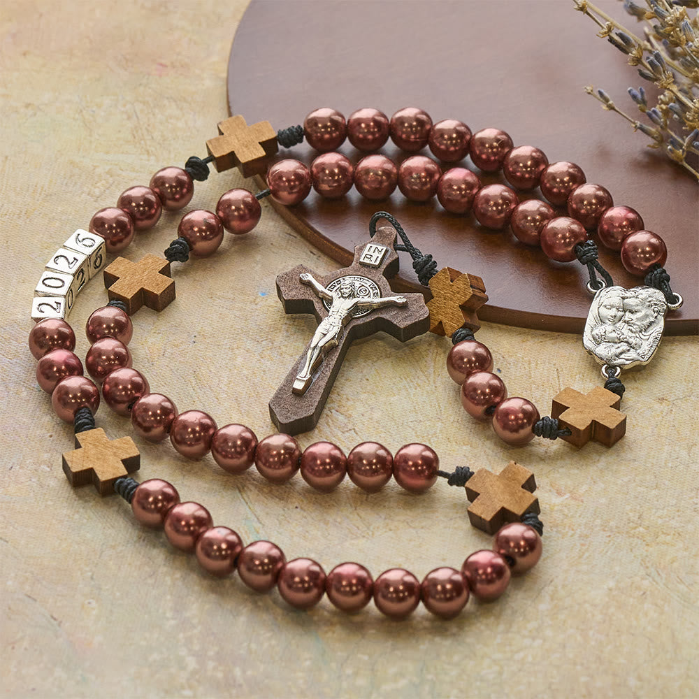 Christianartworkshop Croce di legno d'epoca e rosario rosso vino intenso: benedizione del nuovo anno 2026 con la Sacra Famiglia - image 4