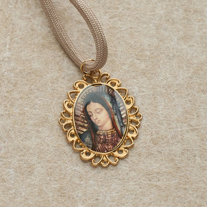 Christianartworkshop Rosario tascabile della Madonna benedicente con crocifisso: tenera devozione da portare ogni giorno - image 6