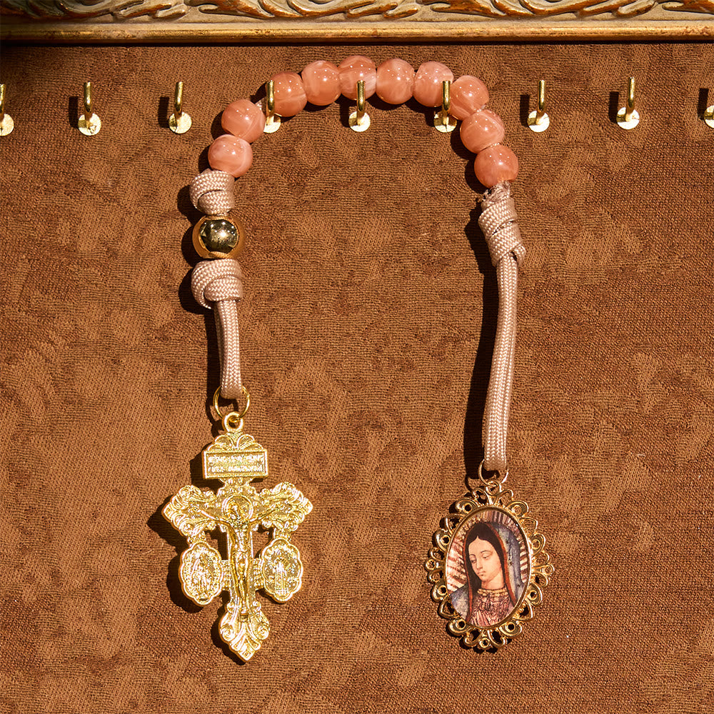 Christianartworkshop Rosario tascabile della Madonna benedicente con crocifisso: tenera devozione da portare ogni giorno - image 1