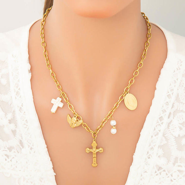 Collana con croce e medaglia in tre stili di Christianartworkshop: delicata devozione da indossare ogni giorno - B - image 5