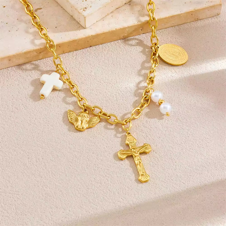 Collana con croce e medaglia in tre stili di Christianartworkshop: delicata devozione da indossare ogni giorno - image 6