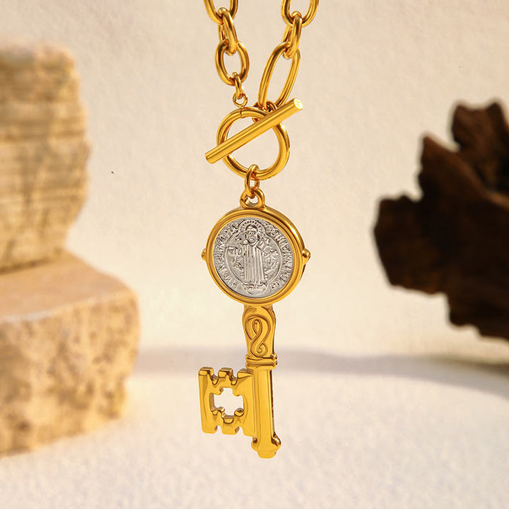 Christianartworkshop Collana con medaglia di San Benedetto in due stili: devozione costante da indossare ogni giorno - Chiave di San Benedetto - image 0
