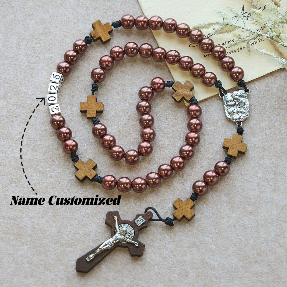 Christianartworkshop Croce di legno d'epoca e rosario rosso vino intenso: benedizione del nuovo anno 2026 con la Sacra Famiglia - Name Customized(All in capitals) - image 2