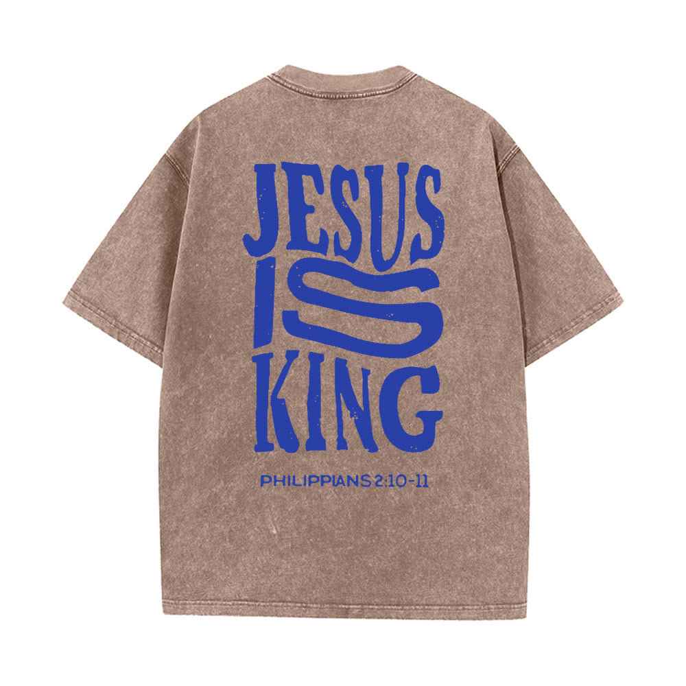 Christianartworkshop Maglietta unisex lavata con grafica Jesus Is King - Marrone - 5XL - image 6