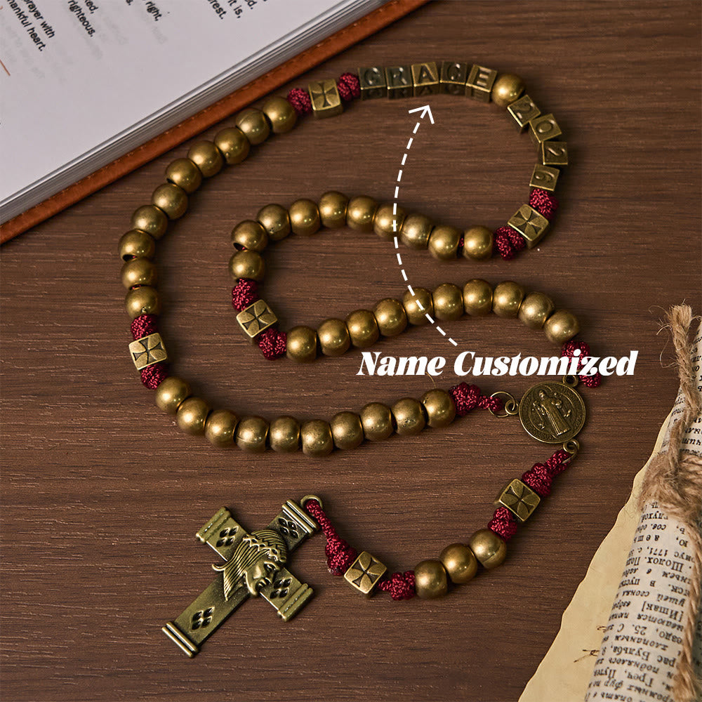 Christianartworkshop Rosario di San Benedetto in bronzo rosso Grace & Year: 2026 grani commemorativi con iniziali personalizzate - Nome personalizzato (tutto in maiuscolo) - image 6